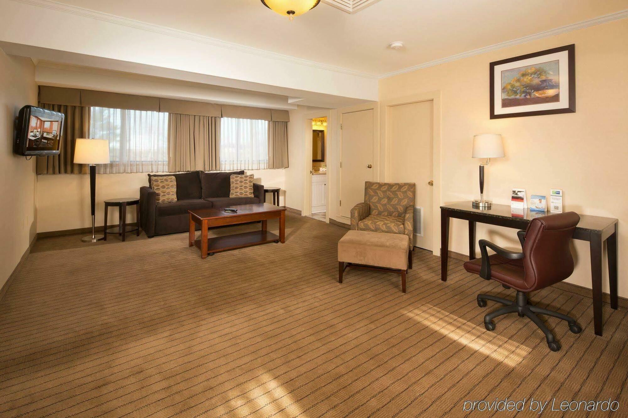 Hotel Express Boston-waltham By Ihg Waltham